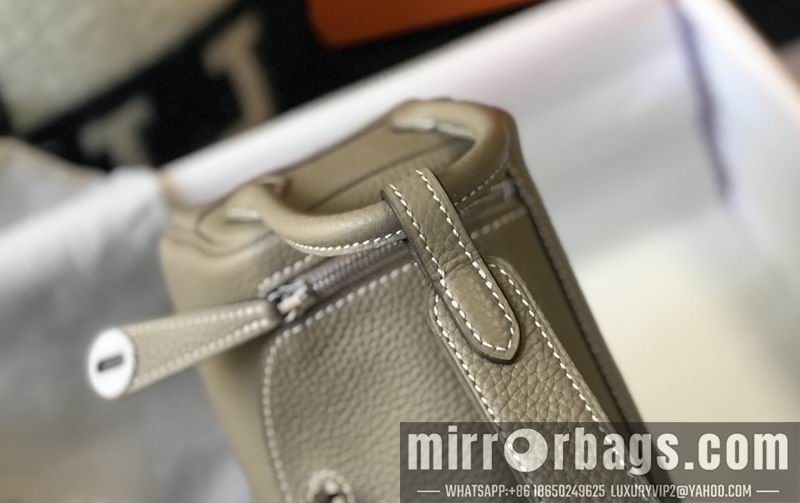 Hermes Replica Bags Mini Lindy 19cm am 01