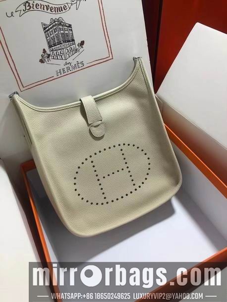 Hermes Replica Bags Evelyne 28x30x9cm am 02