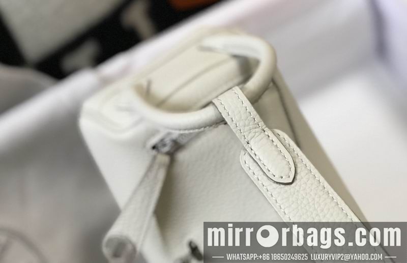 Hermes Replica Bags Mini Lindy 19cm am 01