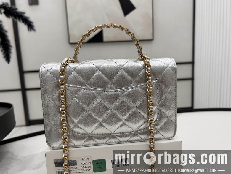 Chanel Replica Bags A96042 19cm BL