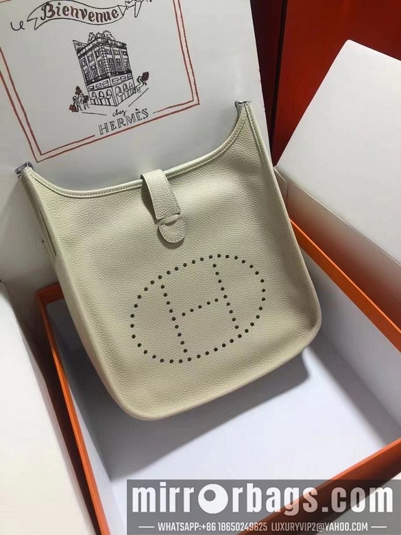 Hermes Replica Bags Herme Evelyne 28x30x9cm 080505 AM-2