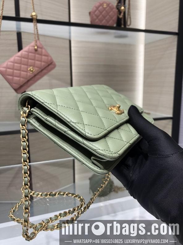 Chanel Replica Bags AP1450 Y8680 19CM al04