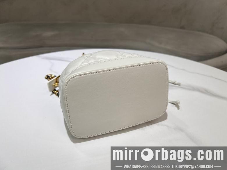 Dior Replica Bags M2780 17X16X9cm