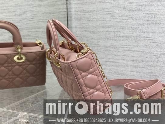 Dior Replica Bags Dior Lady M0540复古粉羊金 26x6x14cm wz