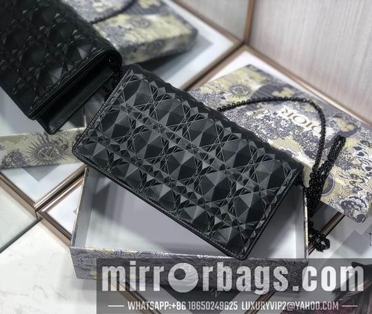 Dior Replica Bags Dior D6702钻石压纹 22x12x3cm wz