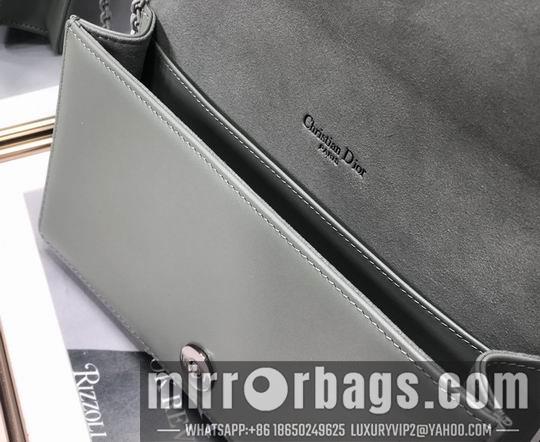 Dior Replica Bags Dior D6702钻石压纹 22x12x3cm wz