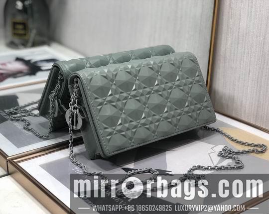 Dior Replica Bags Dior D6702钻石压纹 22x12x3cm wz