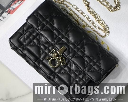 Dior Replica Bags Dior Lady链条手袋M7001 19.5x12.5x5cm wz