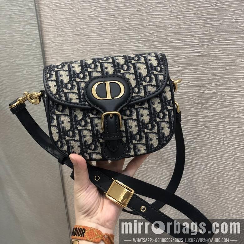 Dior Replica Bags BN2112182 18X14X5