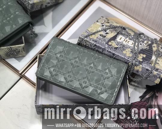 Dior Replica Bags Dior D6702钻石压纹 22x12x3cm wz