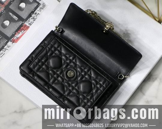 Dior Replica Bags Dior Lady链条手袋M7001 19.5x12.5x5cm wz