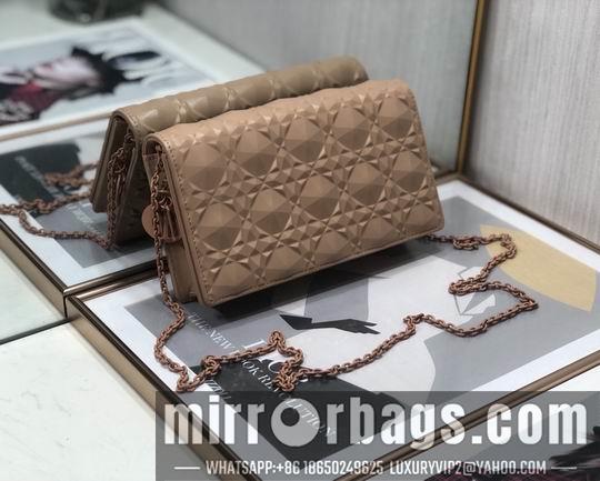 Dior Replica Bags Dior D6702钻石压纹 22x12x3cm wz