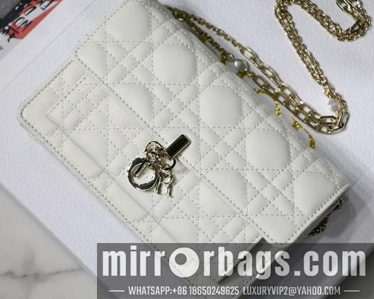 Dior Replica Bags Dior Lady链条手袋M7001 19.5x12.5x5cm wz