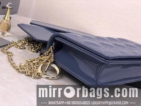 Dior Replica Bags Dior D6602漆皮藤格纹 22x12x3cm wz