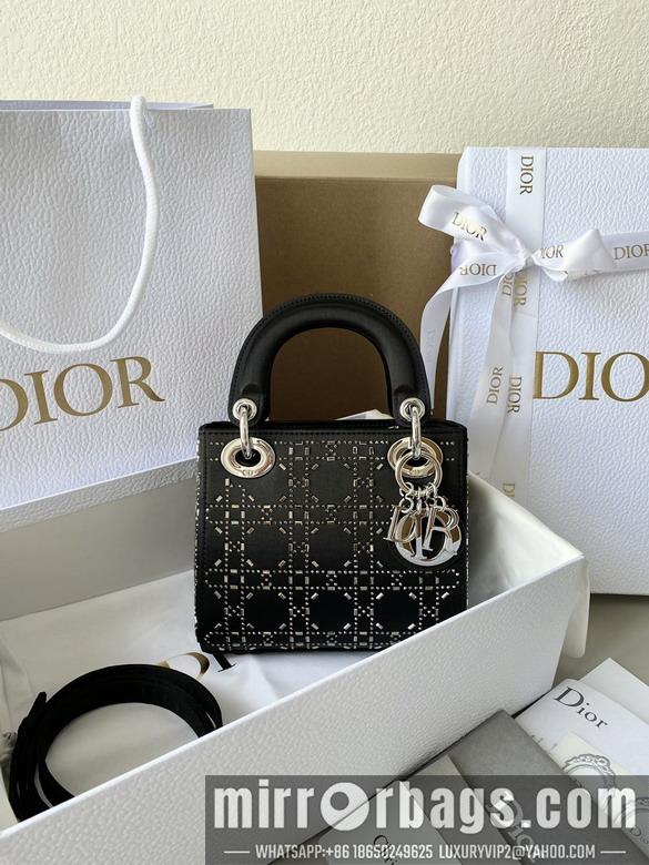 Dior Replica Bags Dior 1004 17x15x7cm wz