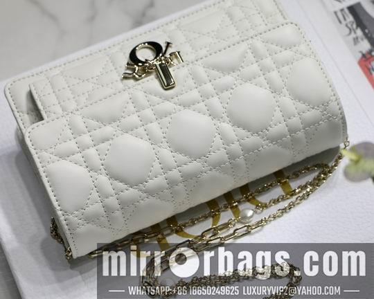 Dior Replica Bags Dior Lady链条手袋M7001 19.5x12.5x5cm wz