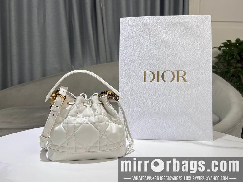 Dior Replica Bags M2780 17X16X9cm