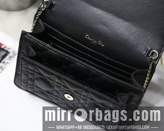 Dior Replica Bags Dior Lady链条手袋M7001 19.5x12.5x5cm wz