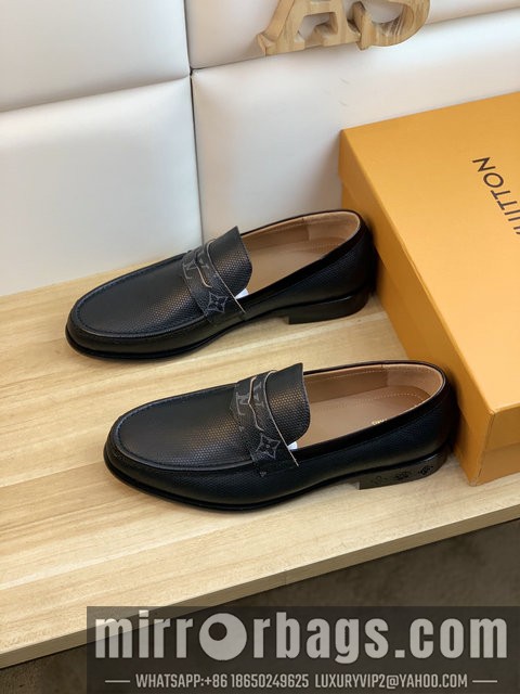 LV Replica Shoes LV SZ 38-44 22301304