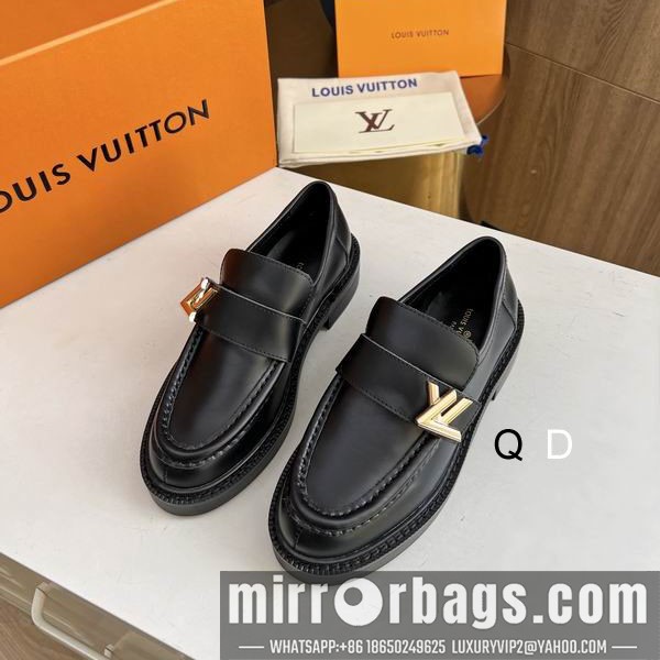 LV Replica Shoes LV colour sz35-40 GDT1202