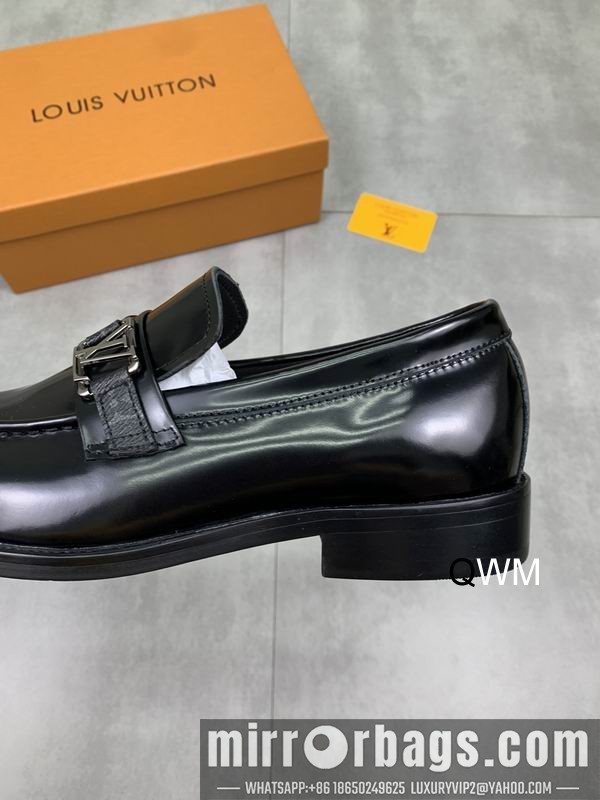 LV Replica Shoes LV colour sz38-45 WM0906