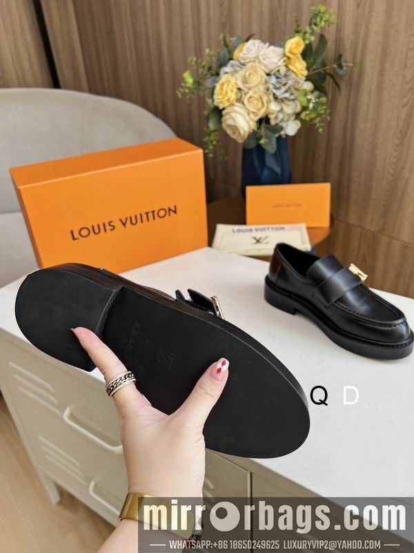 LV Replica Shoes LV colour sz35-40 GDT1202