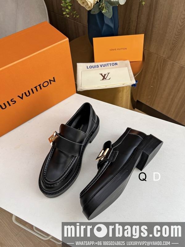 LV Replica Shoes LV colour sz35-40 GDT1202