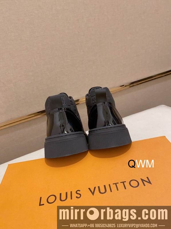 LV Replica Shoes LV colour sz38-45 WM1004