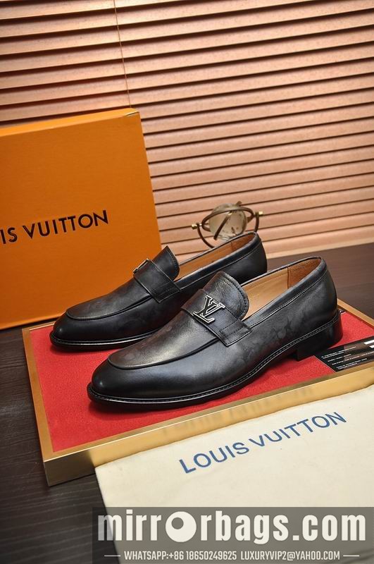 LV Replica Shoes LV sz38-45 mnf0510