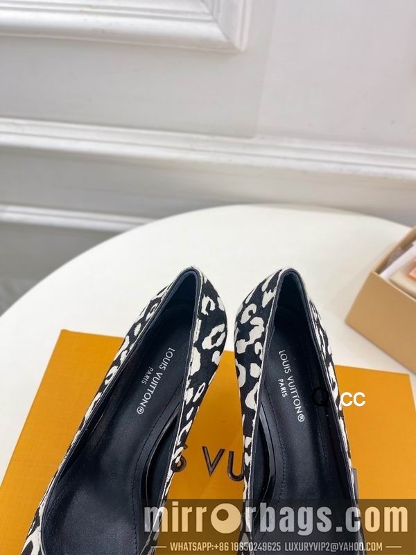 LV Replica Shoes LV sz35-40 7CM XC0403