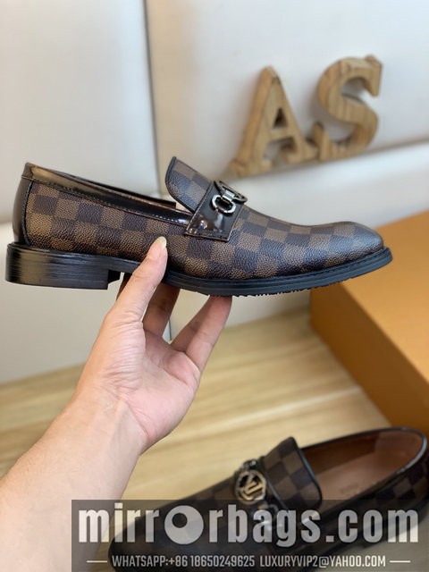 LV Replica Shoes LV SZ 38-44 22301302-3 2colors