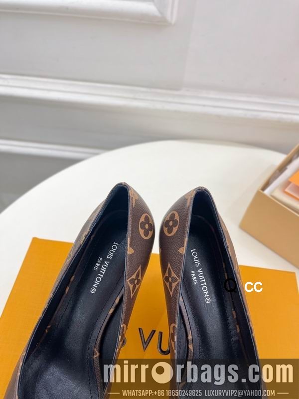 LV Replica Shoes LV sz35-40 7CM XC0403