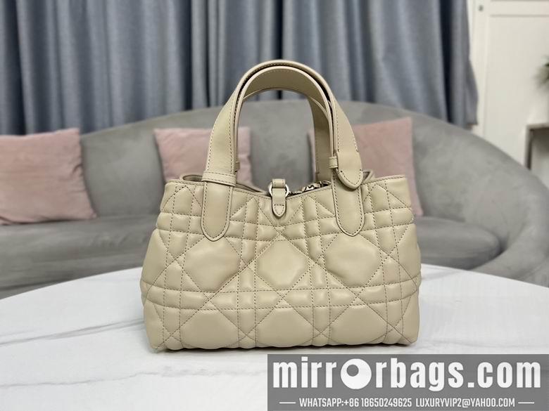 Dior Replica Bags 9282 23X15X15cm YG 2