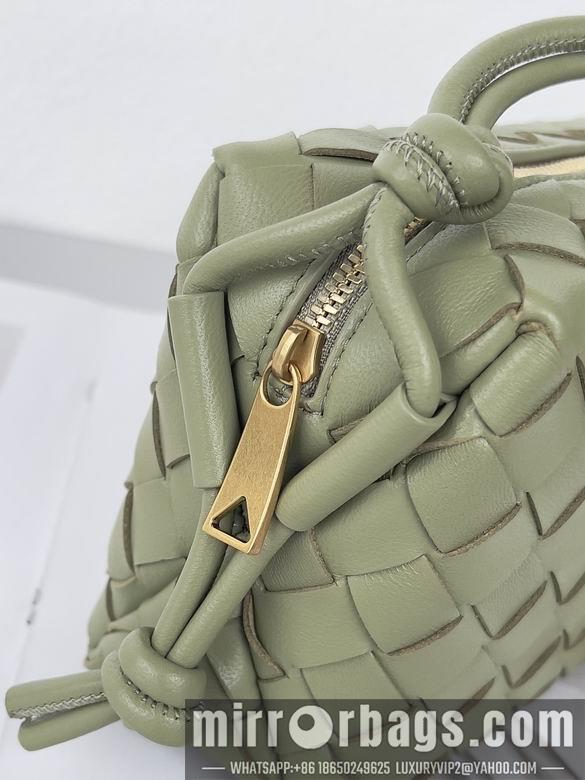 Bottega Veneta Replica Bags Loop 680254 17x10x6cm BG 4