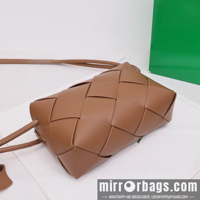 Bottega Veneta Replica Bags 002 14X22X7cm YG 3