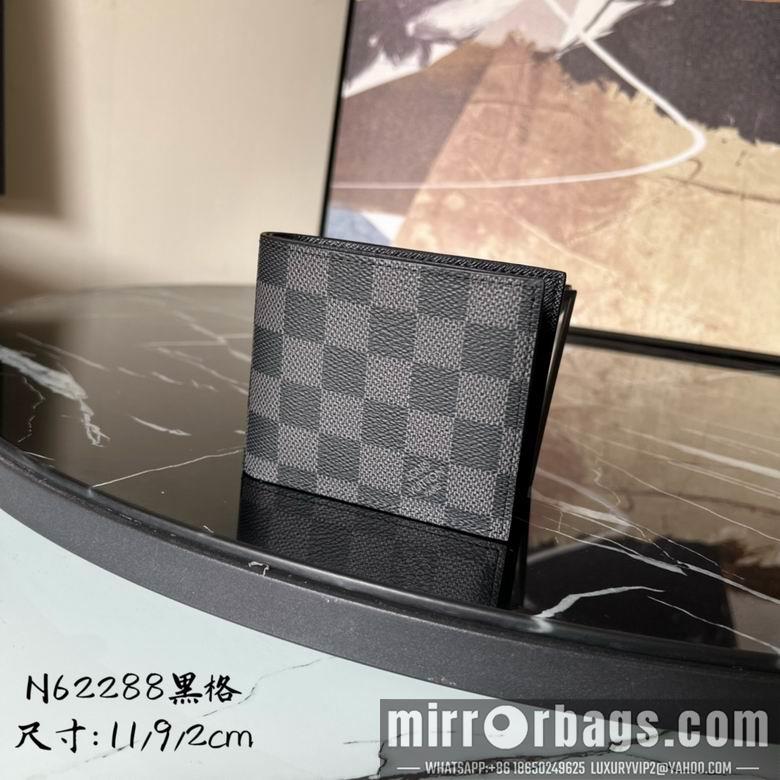 1:1 Louis Vuitton Bags M62288 11X9X2cm YG 3colour