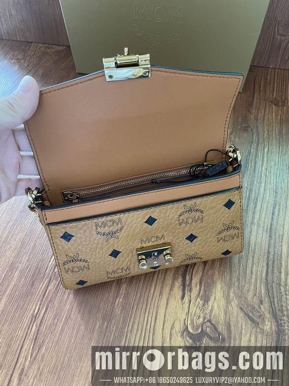 MCM Replica Bags 20534 trumpet DY 4