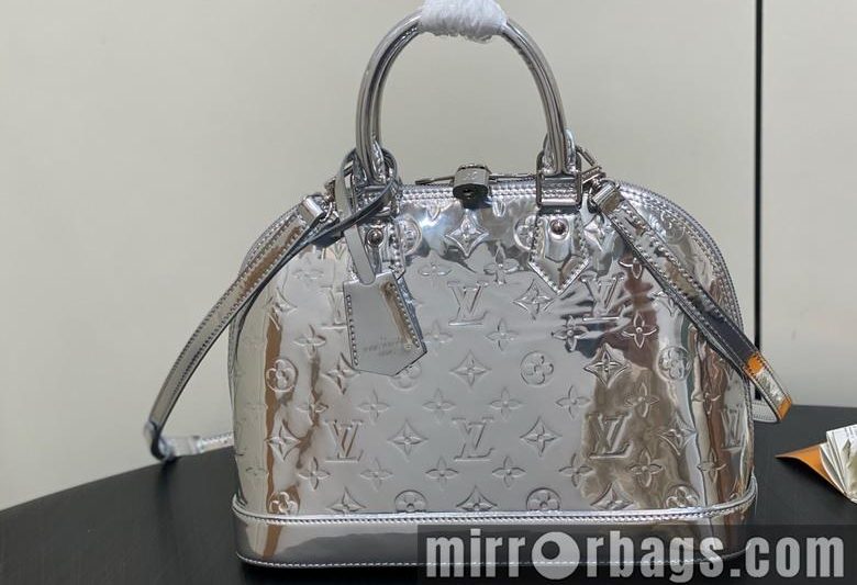 LV Replica Bags Alma M40301 32x24x15cm gf