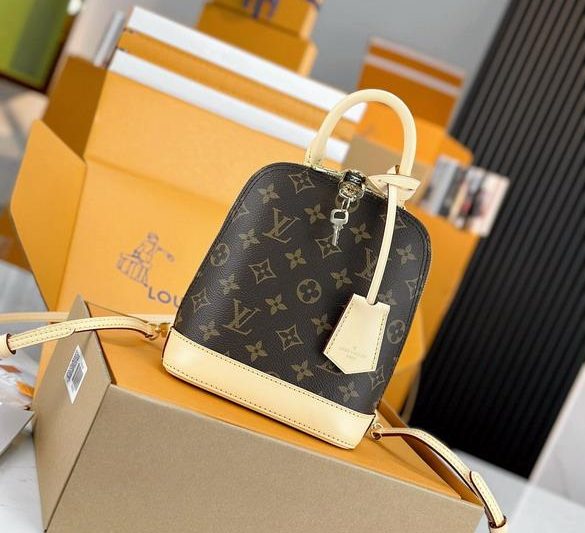 LV Replica Bags Alma M47132 15x20x10cm gf1