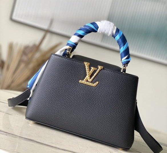 LV Replica Bags Cap M24673 27x18x9cm