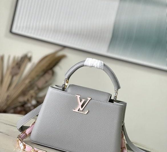 LV Replica Bags Capucines M23280 27x18x9cm