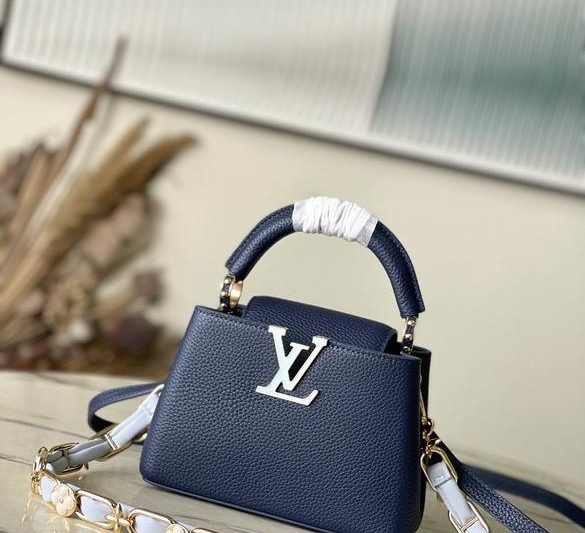 LV Replica Bags Capucines M23199 21x14x8cm