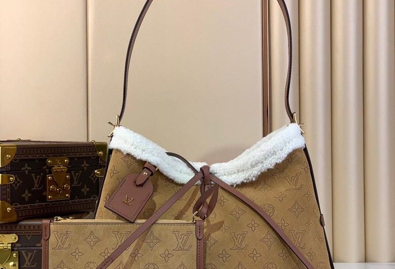 LV Replica Bags CarryAll M11843 29x24x12cm