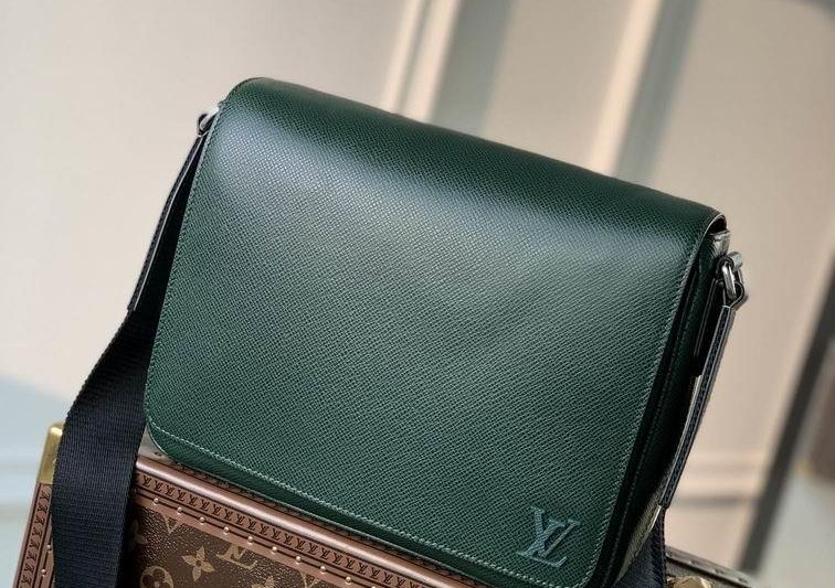 LV Replica Bags District M30861 26x20x7cm gf