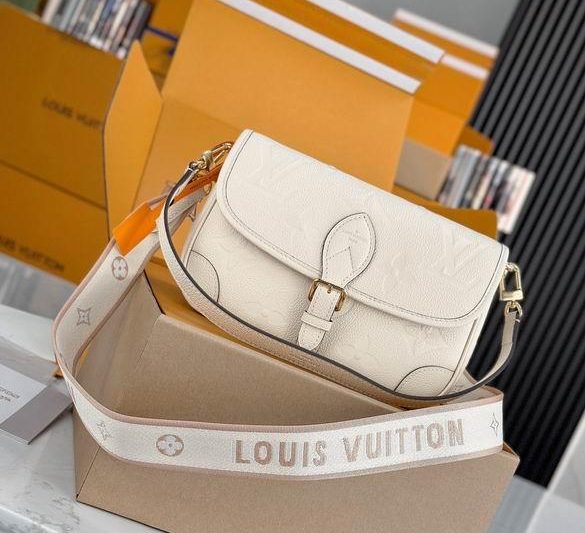 LV Replica Bags Diane M46388 24x15x9cm gf