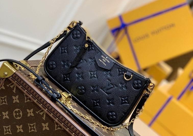 LV Replica Bags Easy M80349 19×11.5x3cm gf1