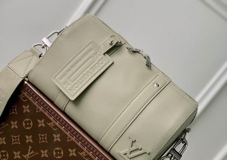 LV Replica Bags Keepall M22486 27x17x13cm gfv