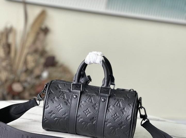 LV Replica Bags Keepall XS M20900 25x15x11cm