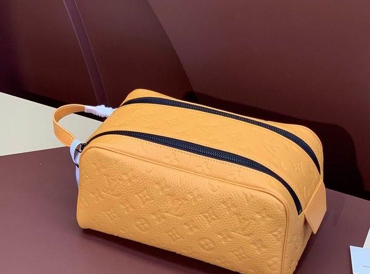 LV Replica Bags Dopp Kit M82576 28x15x16.5cm