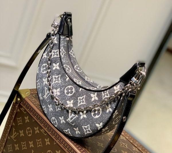 LV Replica Bags Loop M21752 23x13x6cm gf